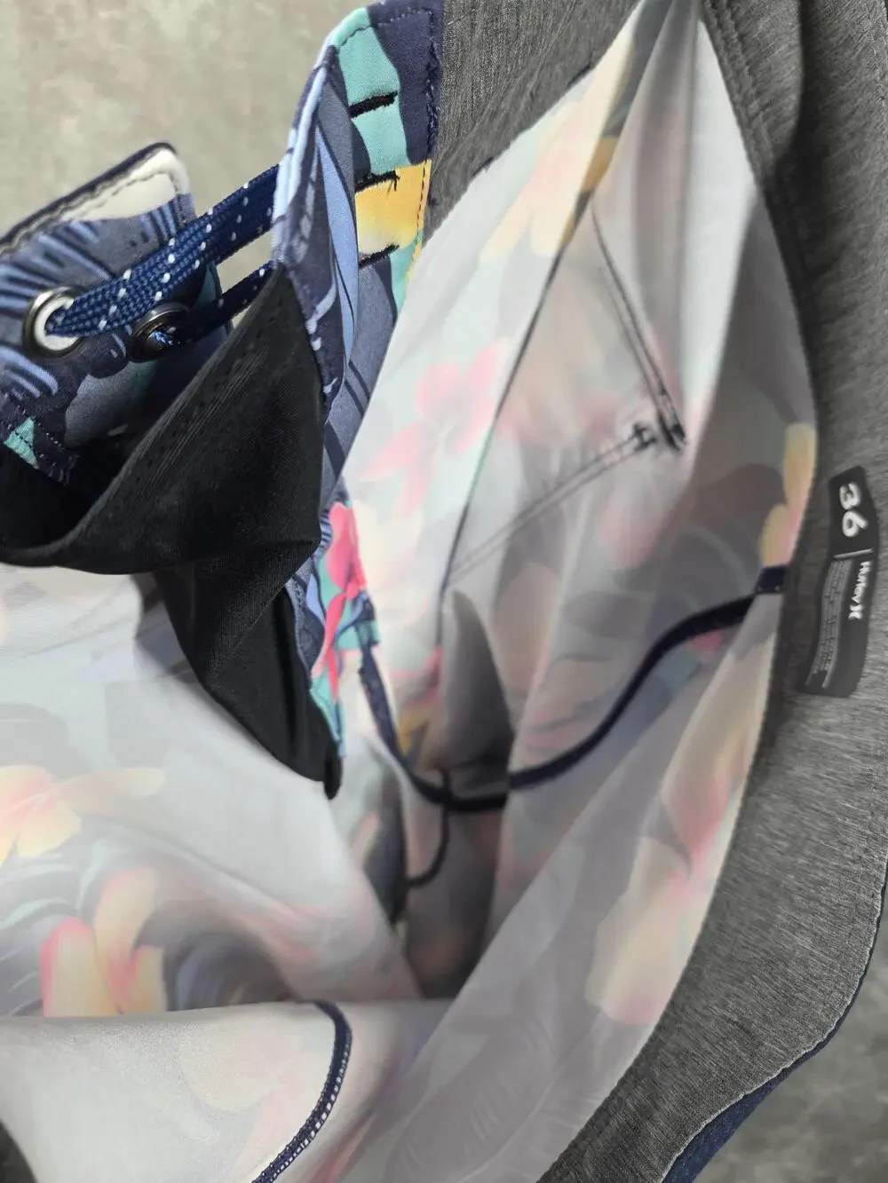 Hurley Phantom Board Shorts Mens 36 Multicolor Floral Tropical Surf Swim